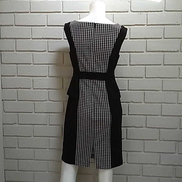 New York & Company Black/White Ruffle Sheath Dress. Size S/M - Picture 6 of 12